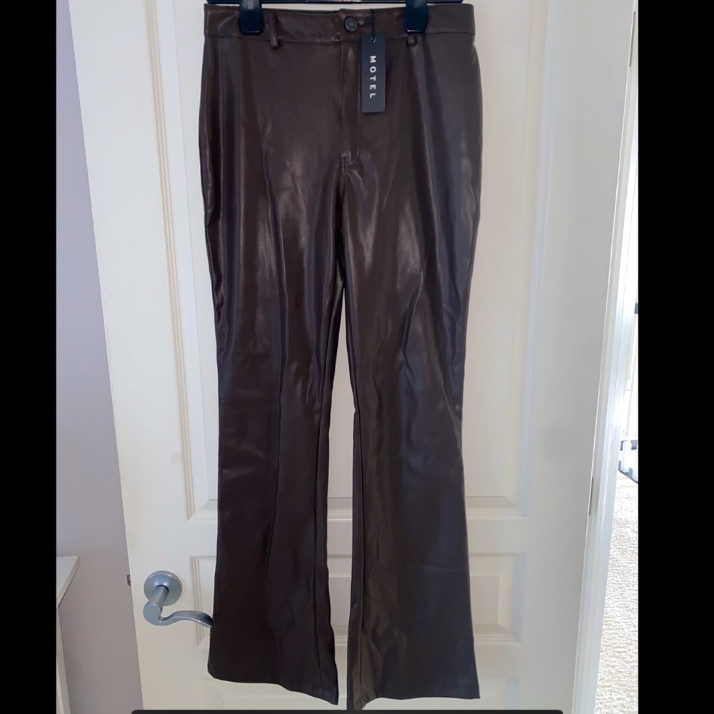 Zoven Trouser in Pu Dark Chocolate Motel Rocks